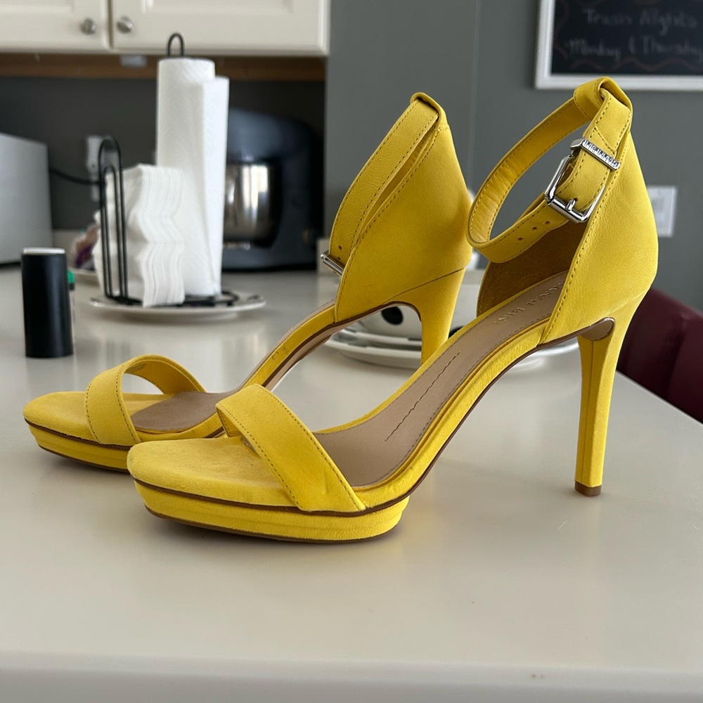 Gianni Bini Yellow Sandal Heels - Picture 5 of 6